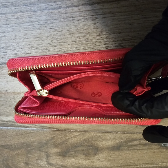 Tory Burch Red Leather Wallet Wristlet (removable) Zip Around Gold Logo | EUC